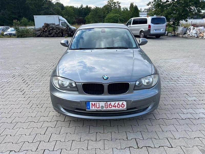 Gebraucht BMW 116 116 PS (85 kW) 2011 Grau Kleinwagen