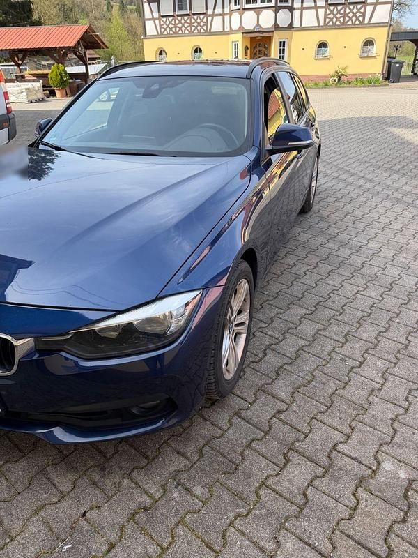 Gebraucht BMW 325 224 PS (164 kW) 2017 Blau Kombi
