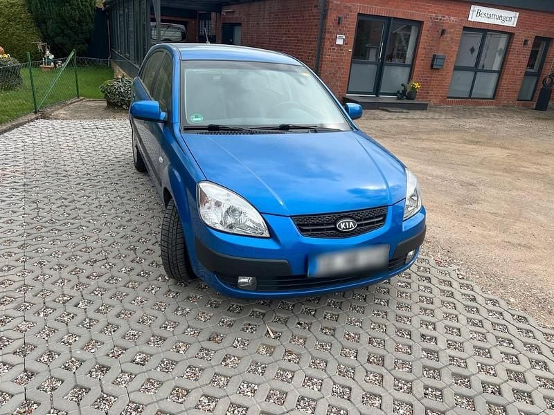 Second-hand Kia Rio 97 CP (71 kW) 2007 Albastru Hatchback