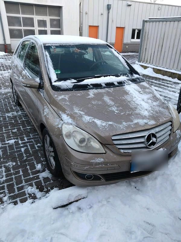 Gold Gebraucht 2006 Mercedes B200 Van / Kleinbus | 1.450 € (Superpreis) - Bild 1/4