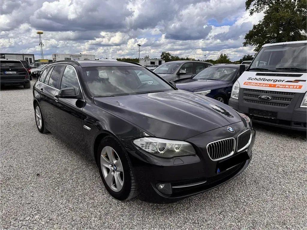 Gebraucht BMW 520 184 PS (135 kW) 2010 Grau Limousine