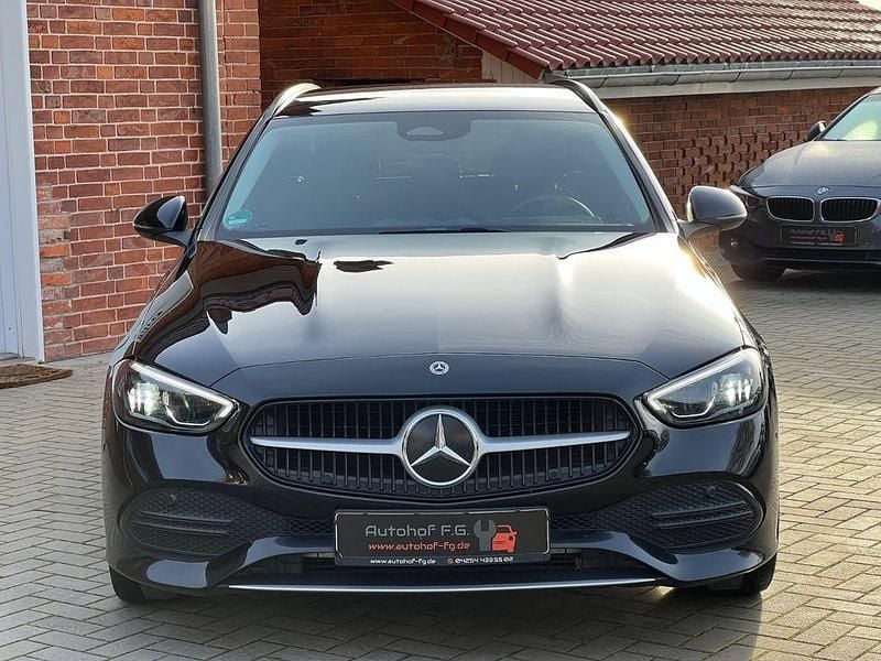 Gebraucht Mercedes C200 163 PS (119 kW) 2023 Schwarz Kombi
