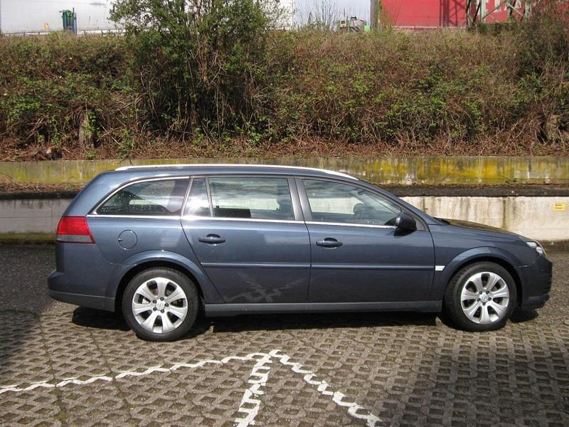 Gebraucht Opel Vectra 140 PS (102 kW) 2008 Blau Kombi