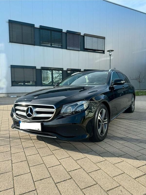 Gebraucht Mercedes E220 194 PS (142 kW) 2017 Schwarz Kombi