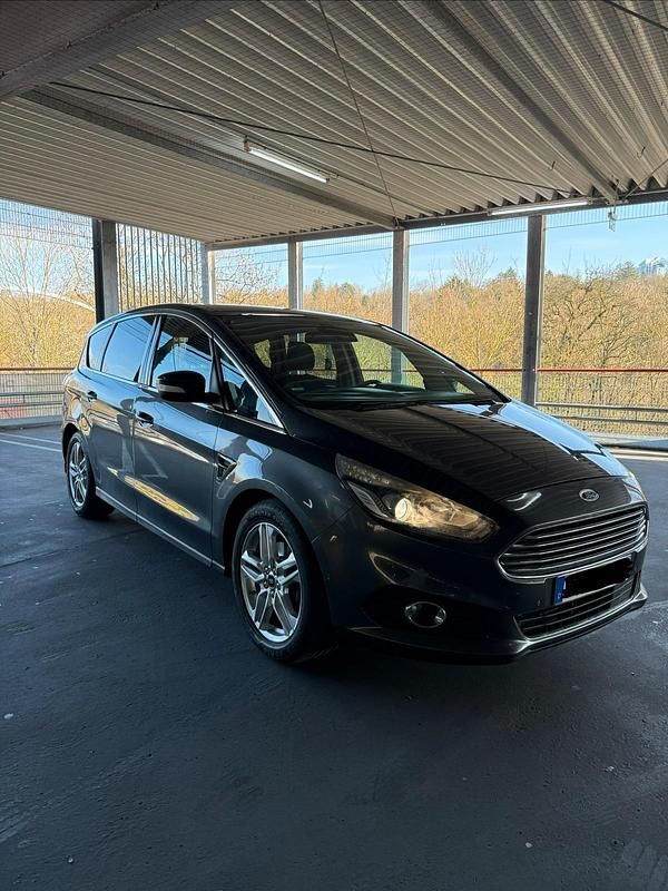 Gebraucht Ford S-MAX Titanium 211 PS (155 kW) 2016 Grau Van / Kleinbus
