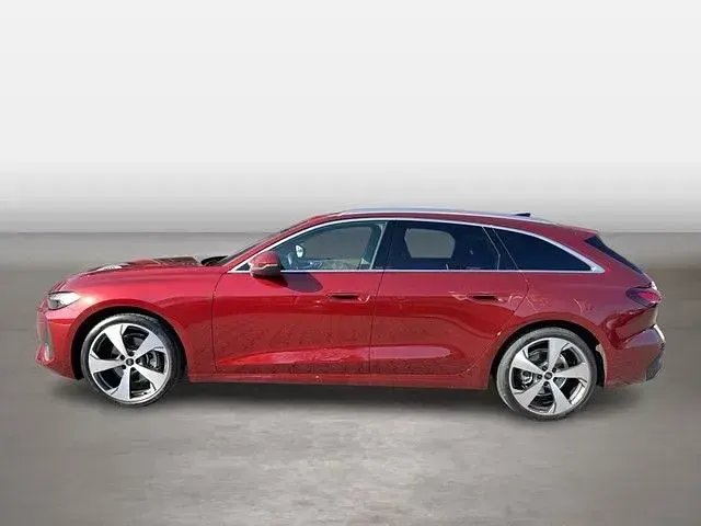 Gebraucht Audi A5 Sport 150 PS (110 kW) 2025 Grenadinerot metallic Kombi