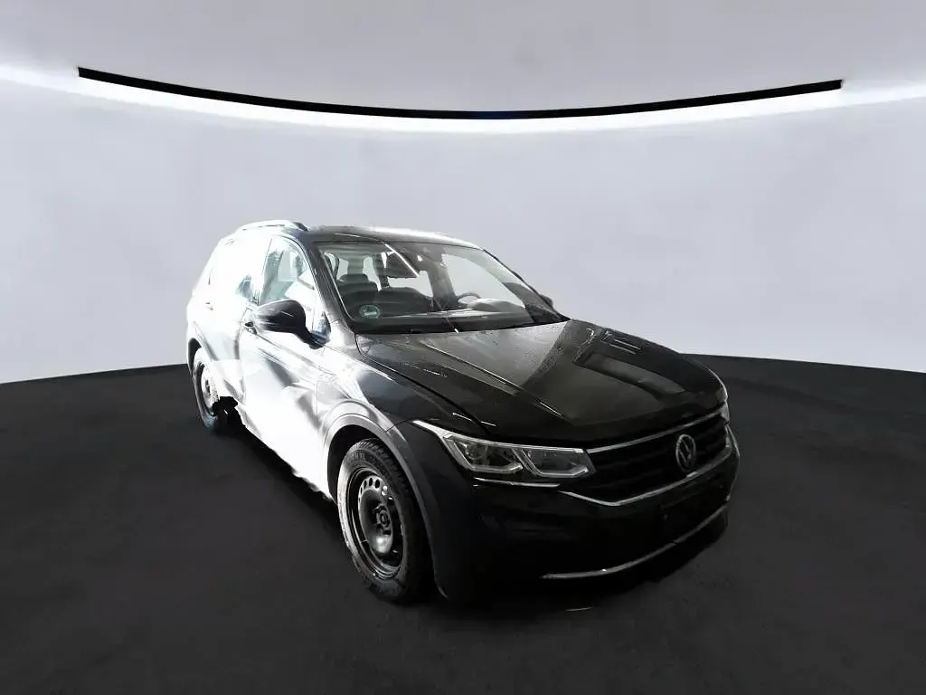Gebraucht VW Tiguan Life 150 PS (110 kW) 2021 Uranograu/cinza urano SUV