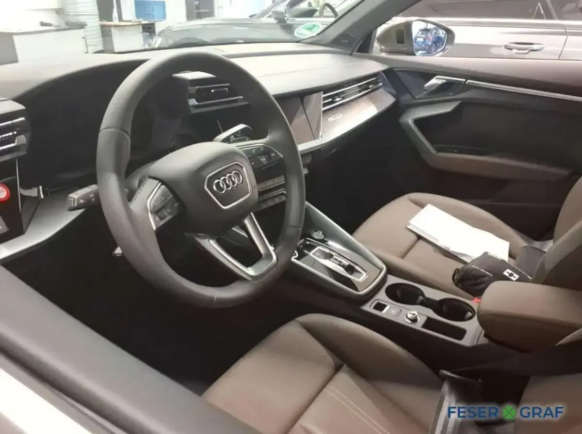 Gebraucht Audi A3 Ambiente 204 PS (150 kW) 2025 Distriktgrün metallic Kombi