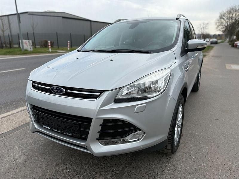 Gebraucht Ford Kuga Titanium 150 PS (110 kW) 2015 Silber SUV
