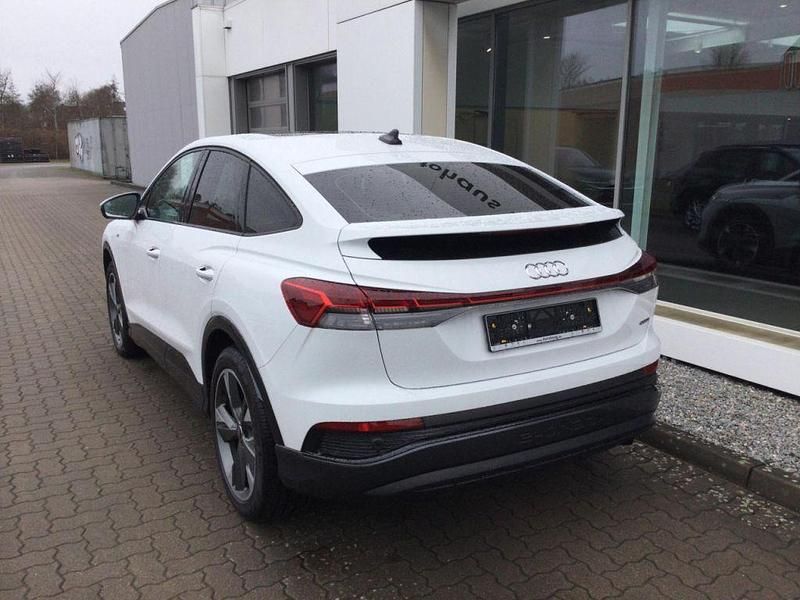 Gebraucht Audi e-tron S-Line 210 kW (286 PS) 2024 Gletscherweiß (metallic) SUV