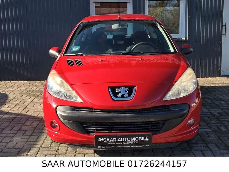 Gebraucht Peugeot 206+ Basis 60 PS (44 kW) 2012 Rot Kleinwagen