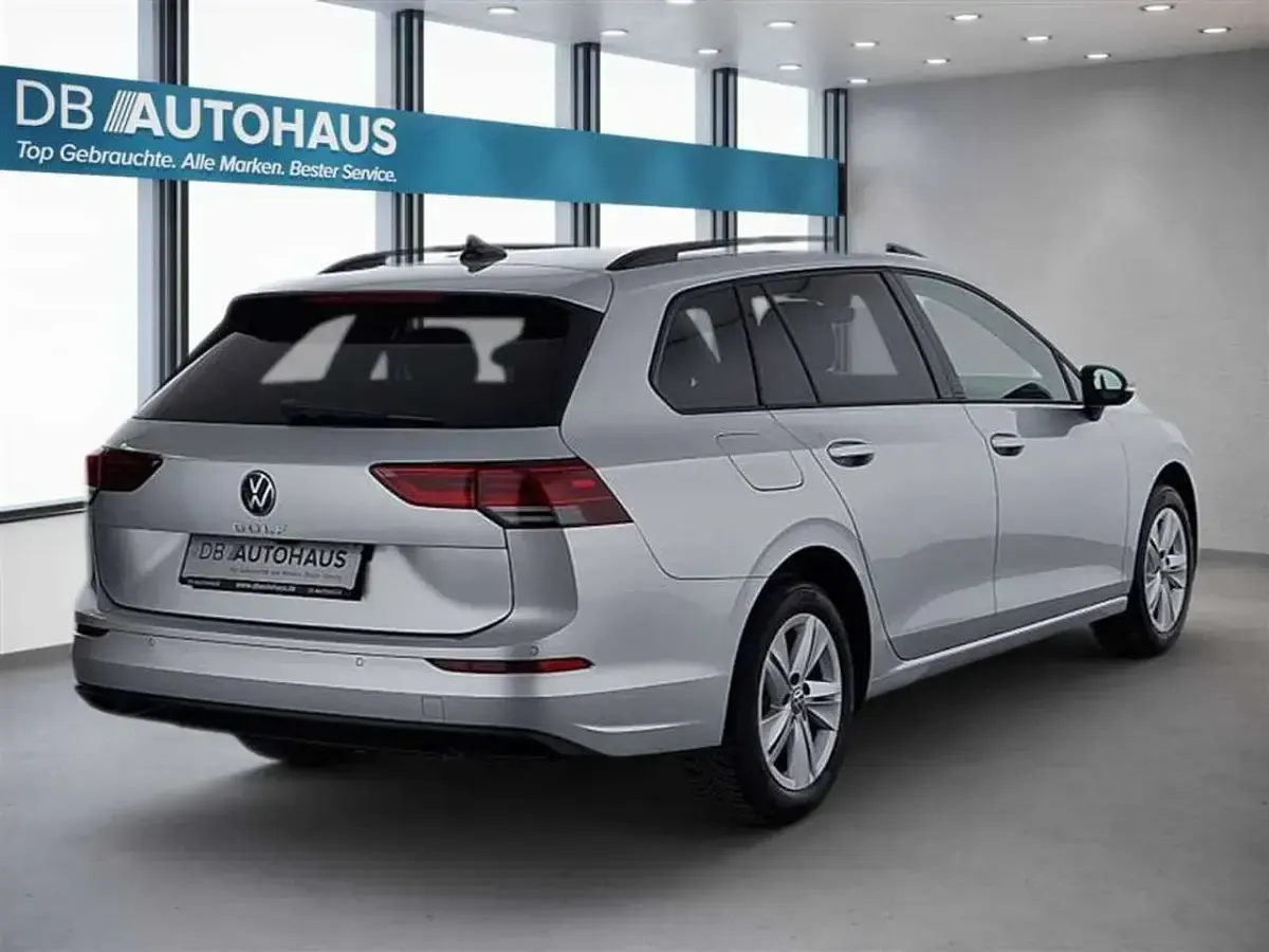 Gebraucht VW Golf VIII Life 110 PS (80 kW) 2024 Silber Kombi