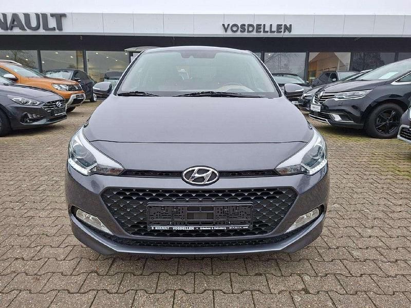Gebraucht Hyundai i20 YES! 84 PS (61 kW) 2016 Stardust metallic Kleinwagen