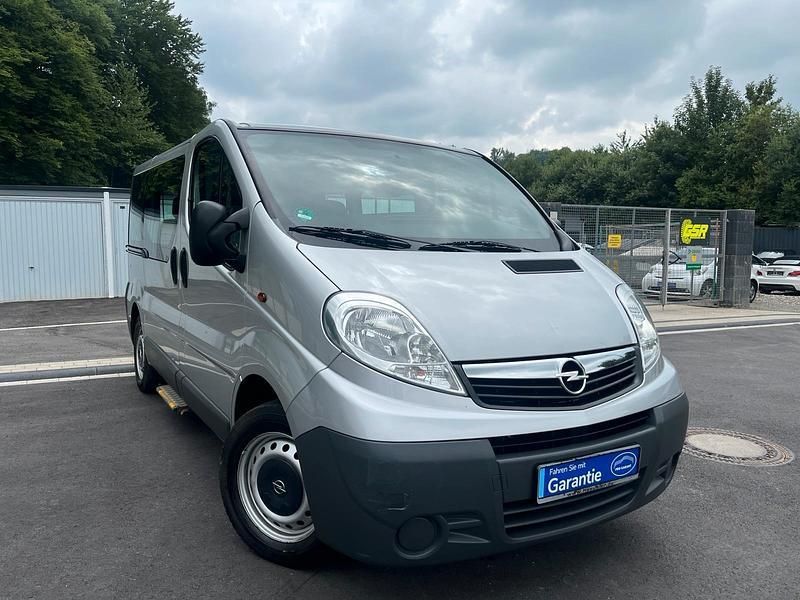 Silber Gebraucht 2008 Opel Vivaro Van | 8.700 € (Teuer) - Bild 1/4
