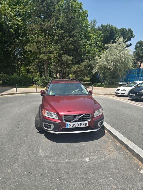 Rot Gebraucht 2007 Volvo XC70 Summum SUV | 13.500 € - Bild 1/4