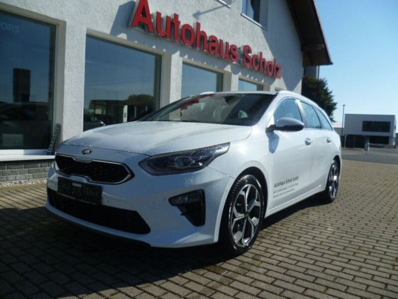 Carraraweiss Gebraucht 2021 Kia Ceed Spirit Kombi | 18.950 € (Fairer Preis) - Bild 1/4