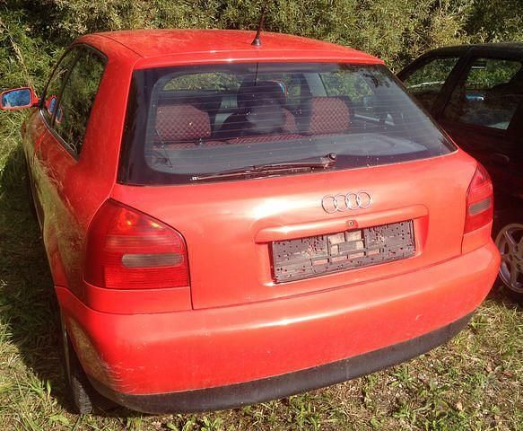 Gebraucht Audi A3 101 PS (74 kW) 1998 Rot Limousine