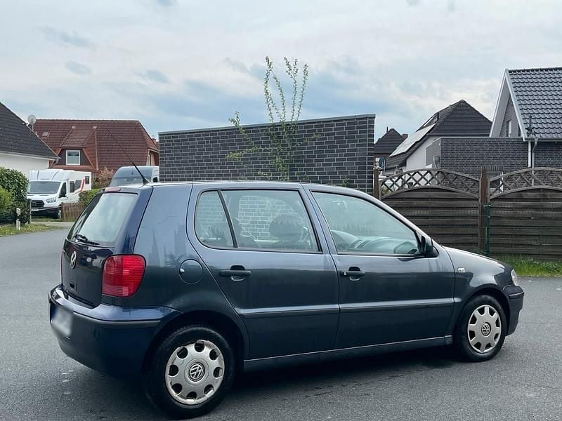 Gebraucht VW Polo 90 PS (66 kW) 2001 Grau Limousine
