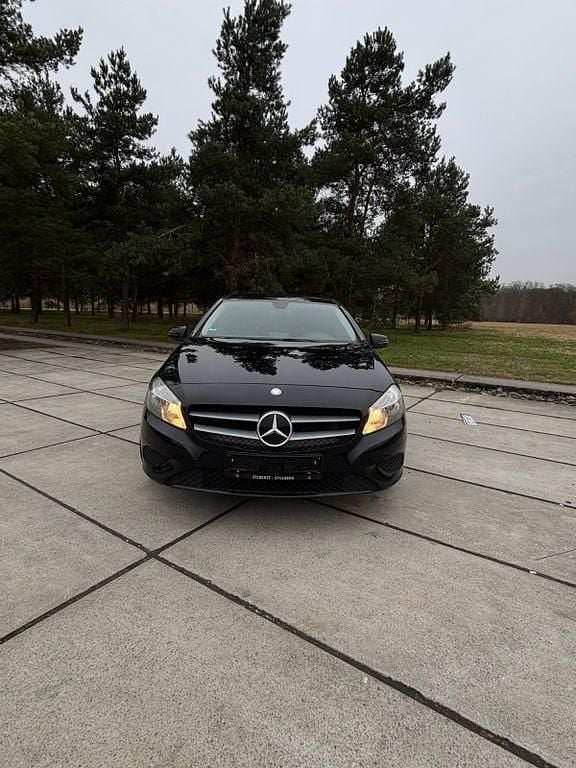 Gebraucht Mercedes A180 Edition 122 PS (89 kW) 2015 Schwarz Limousine