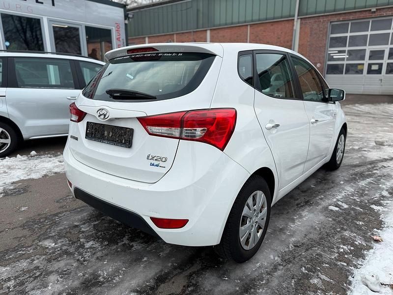 Gebraucht Hyundai ix20 90 PS (66 kW) 2012 Weiß Kleinwagen