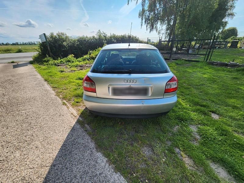 Używany Audi A3 125 KM (91 kW) 2000 Srebrny Hatchback
