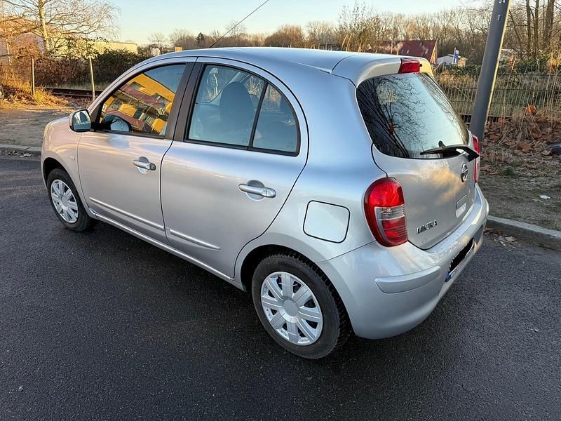 Gebraucht Nissan Micra 80 PS (58 kW) 2011 Silber Kleinwagen