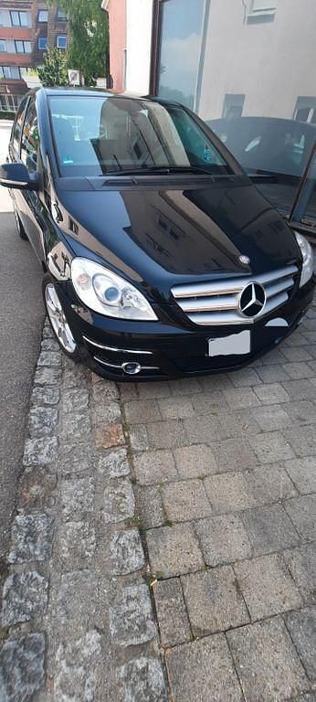 Gebraucht 2009 Mercedes B180 Van / Kleinbus | 3.900 € (Fairer Preis) - Bild 1/4