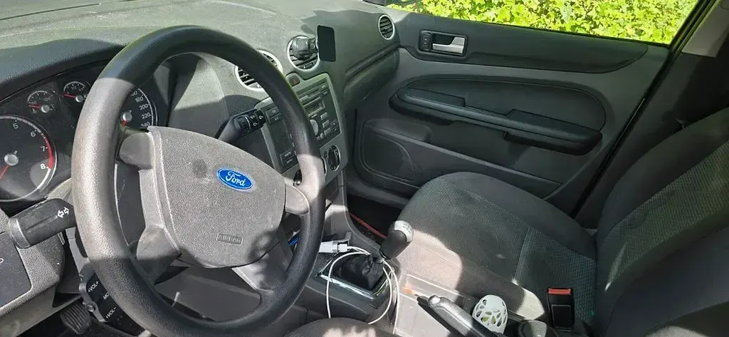 Brugt Ford Focus Trend 101 HK (74 kW) 2007 Grå Sedan