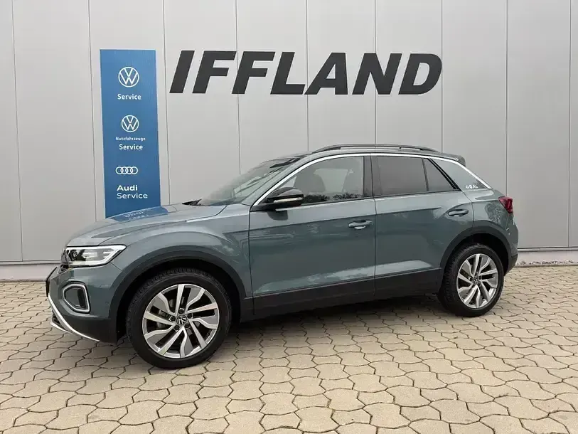 Gebraucht VW T-Roc Goal 150 PS (110 kW) 2024 Petroleum blue metallic SUV