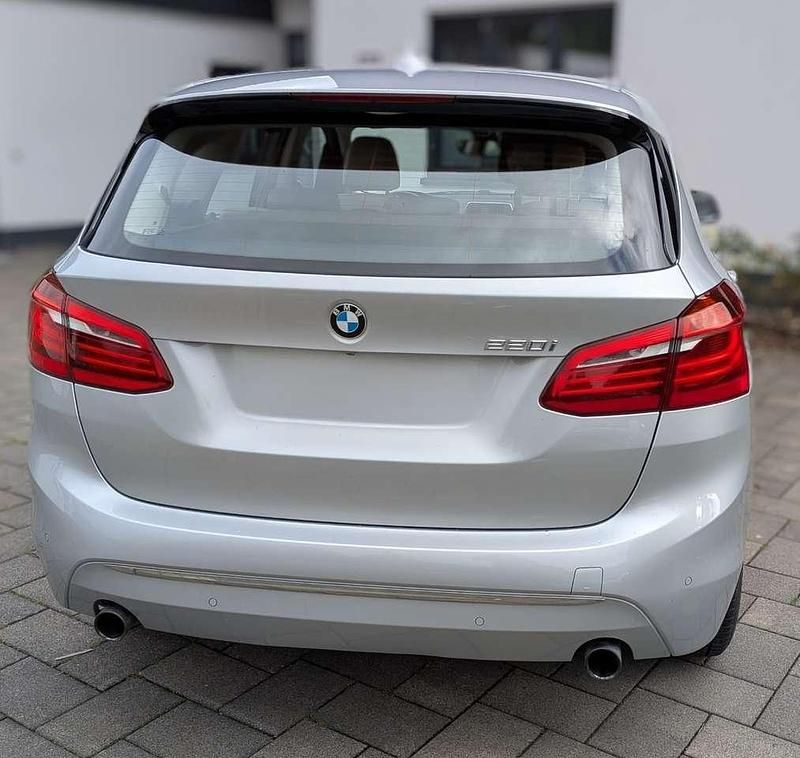 Gebraucht BMW 220 Luxury Line 192 PS (141 kW) 2015 Silber Kombi