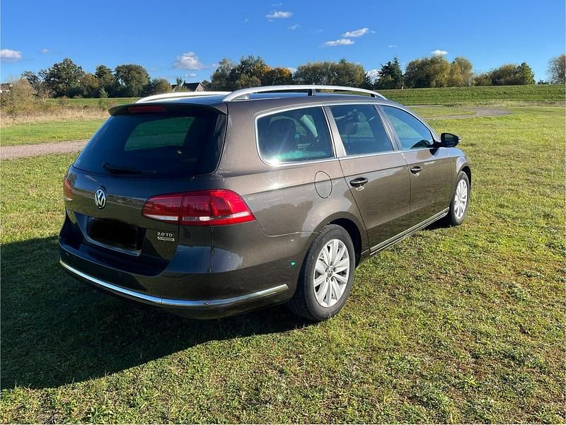 Gebraucht VW Passat 105 PS (77 kW) 2013 Braun Kombi