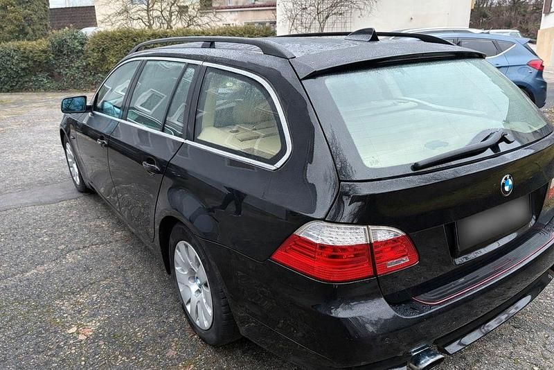 Gebraucht BMW 520 177 PS (130 kW) 2008 Schwarz Kombi