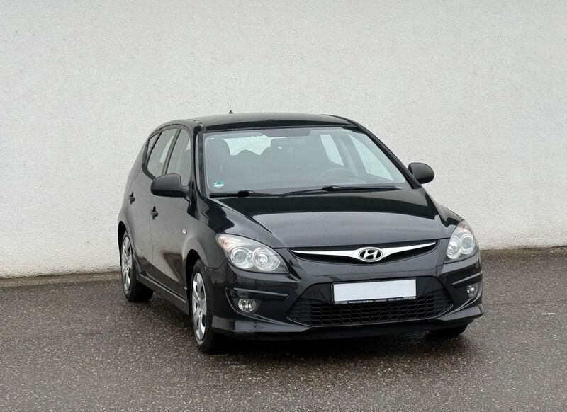 Schwarz Gebraucht 2010 Hyundai i30 Edition+ Limousine | 2.299 € (Guter Preis) - Bild 1/4