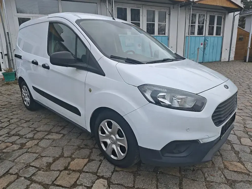 Gebraucht Ford Transit Trend 101 PS (74 kW) 2019 Weiß Limousine