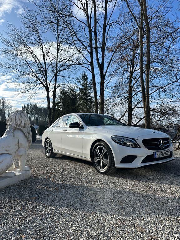 Gebraucht Mercedes C180 156 PS (114 kW) 2020 Weiß Limousine