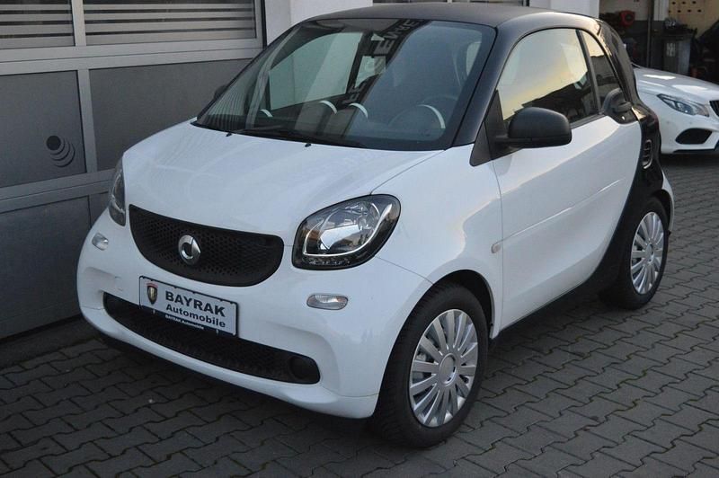 Weiß Gebraucht 2016 Smart ForTwo Coupé Kleinwagen | 5.790 € (Fairer Preis) - Bild 1/4