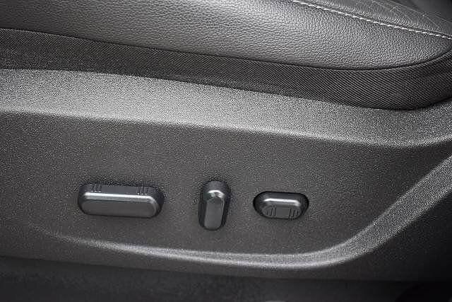 Gebraucht Ford Kuga Titanium 179 PS (131 kW) 2017 Frost weiß SUV