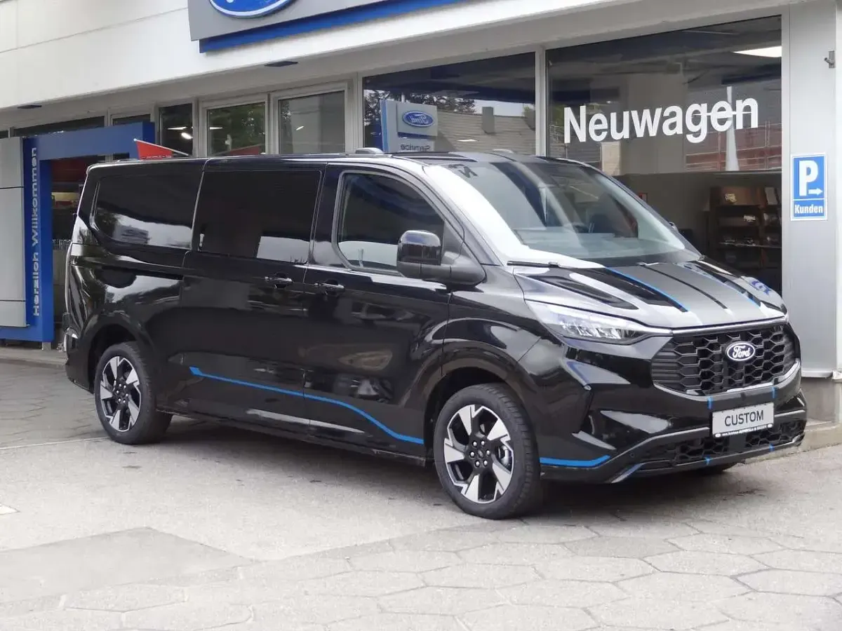 Neu Ford Transit Custom Sport 170 PS (125 kW) 2026 Agate black metallic Van / Kleinbus