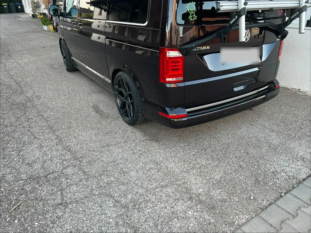Gebraucht VW Multivan Comfortline 204 PS (150 kW) 2015 Violet Van / Kleinbus