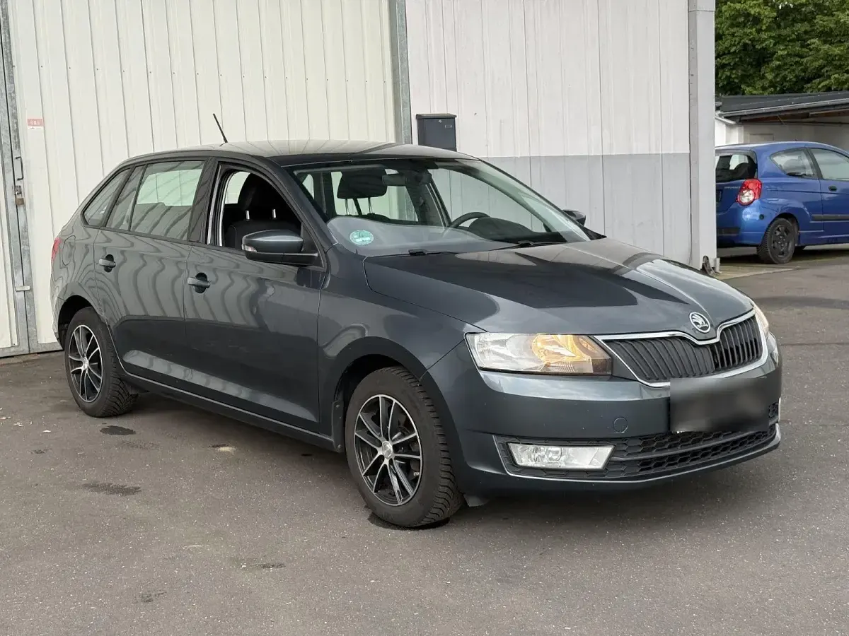 Gebraucht Skoda Rapid Ambition 90 PS (66 kW) 2016 Grau Kleinwagen