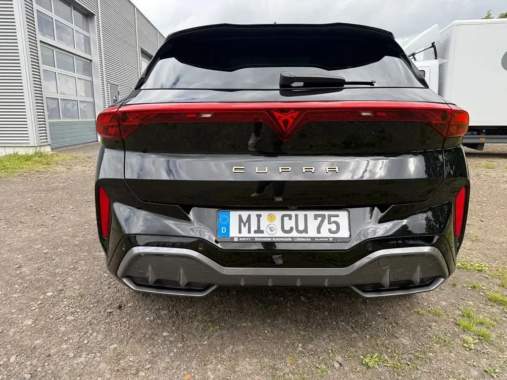 Gebraucht Cupra Terramar VZ 265 PS (194 kW) 2024 Schwarz SUV