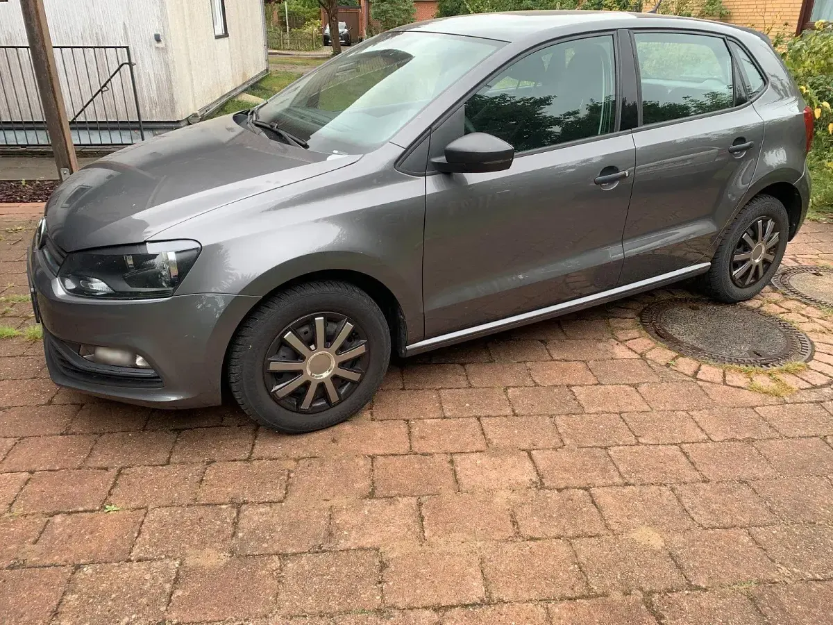 Gebraucht VW Polo Trendline 75 PS (55 kW) 2015 Grau Limousine