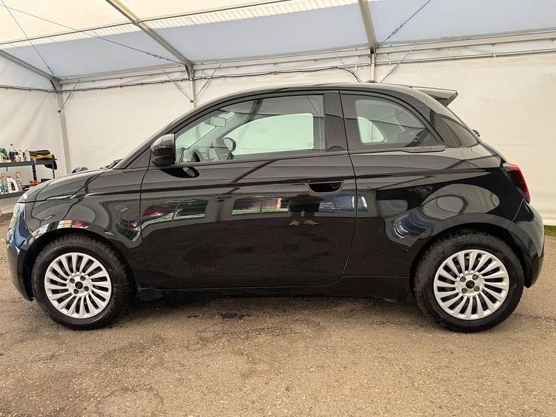 Gebraucht Fiat 500e 69 kW (95 PS) 2022 Schwarz Kleinwagen