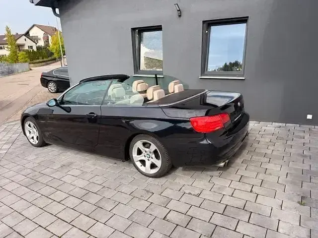 Gebraucht BMW 325 Cabriolet Comfort Edition 218 PS (160 kW) 2011 Blau Cabrio