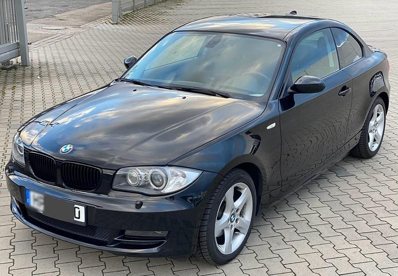 Gebraucht BMW 120 Coupé Shadowline 177 PS (130 kW) 2009 Schwarz Coupé