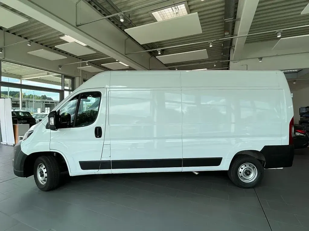 Gebraucht Opel Movano 140 PS (102 kW) 2024 Weiß Van