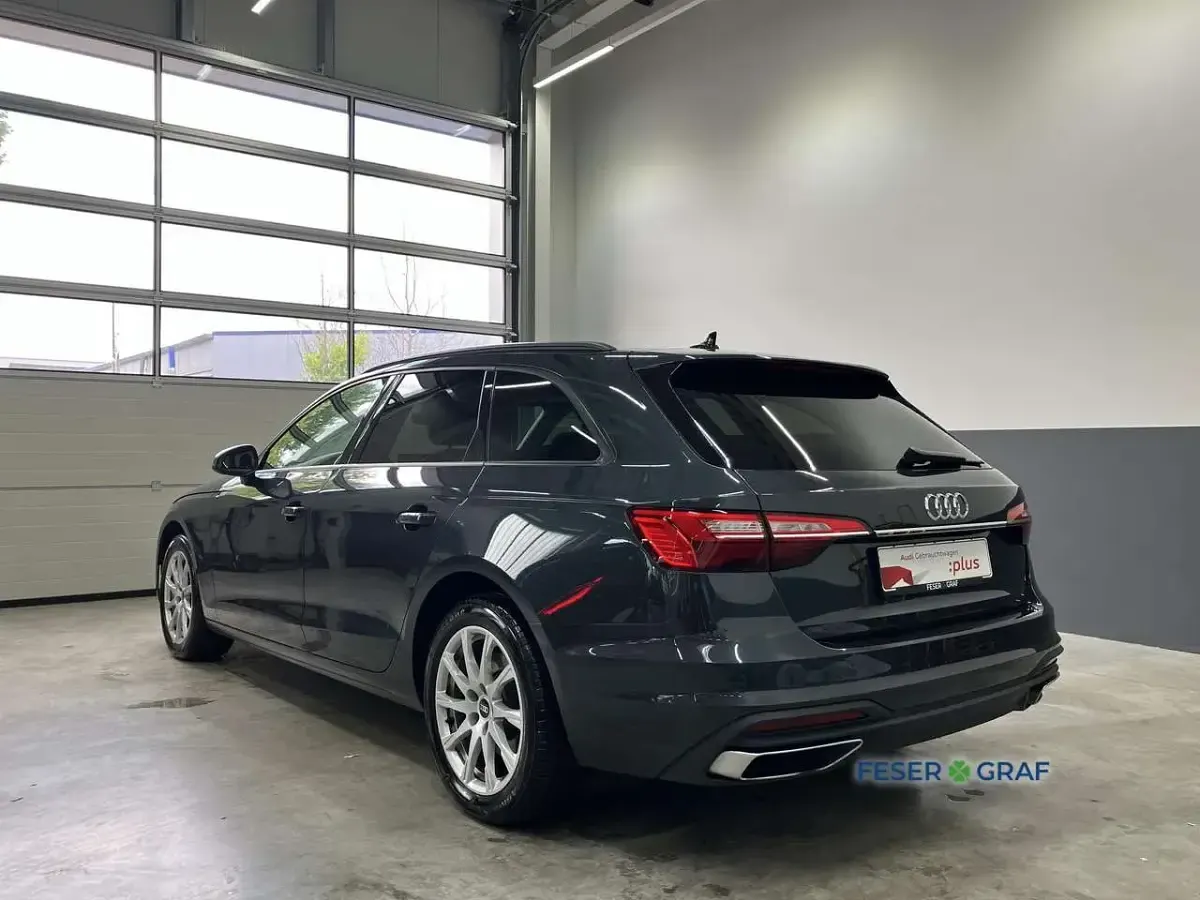 Gebraucht Audi A4 Sport 163 PS (119 kW) 2023 Grau Kombi