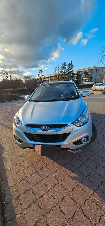 Gebraucht Hyundai ix35 Style 136 PS (100 kW) 2012 Silber SUV