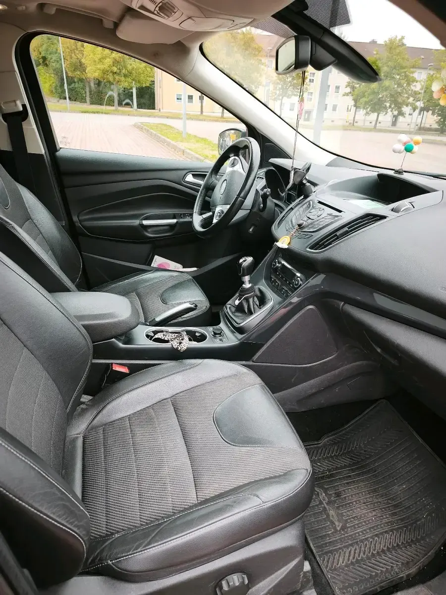 Gebraucht Ford Kuga Titanium 150 PS (110 kW) 2015 Schwarz SUV