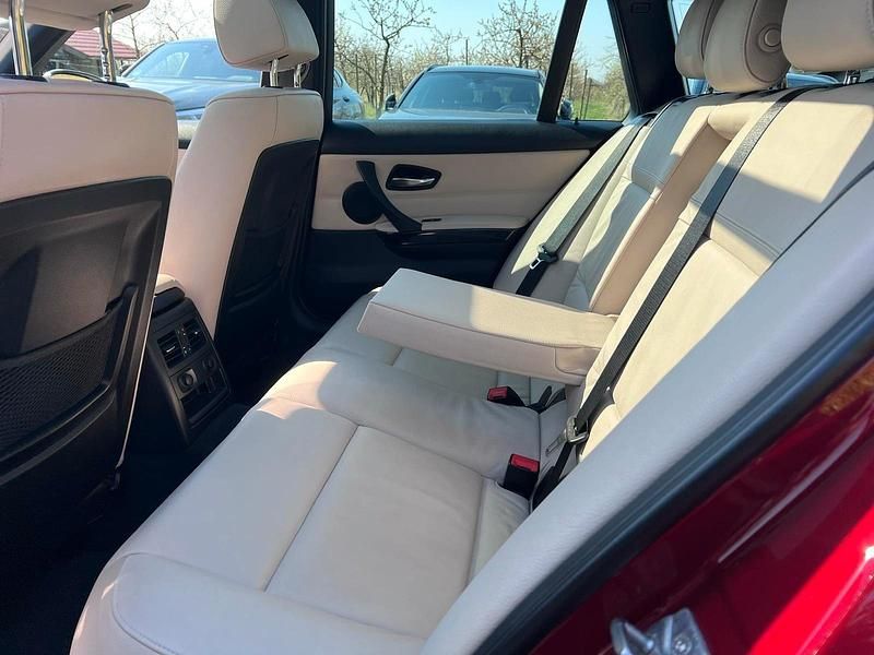 Gebraucht BMW 320 2010 Rot Kombi